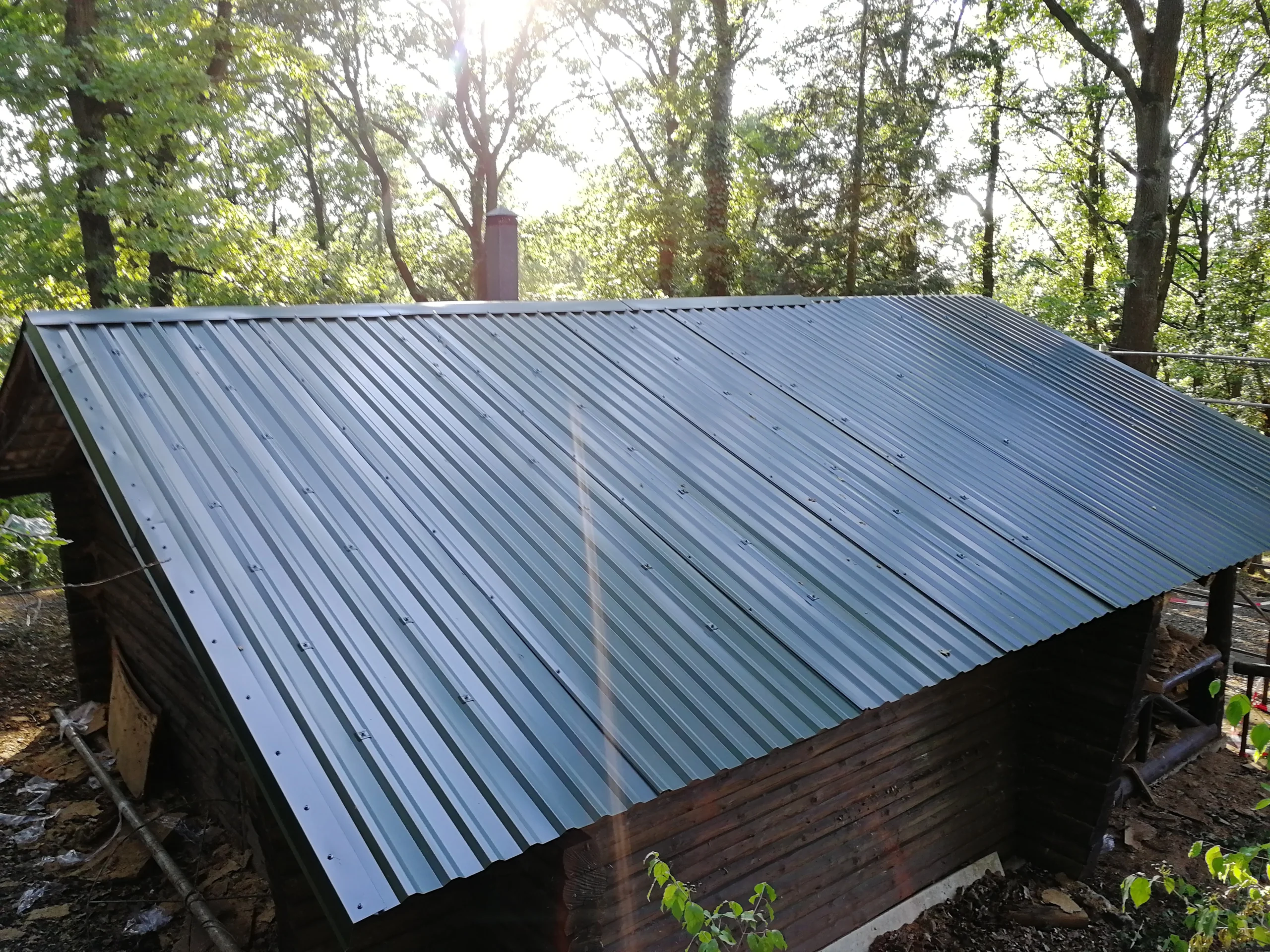 Dach-Sanierung der Schutzhütte